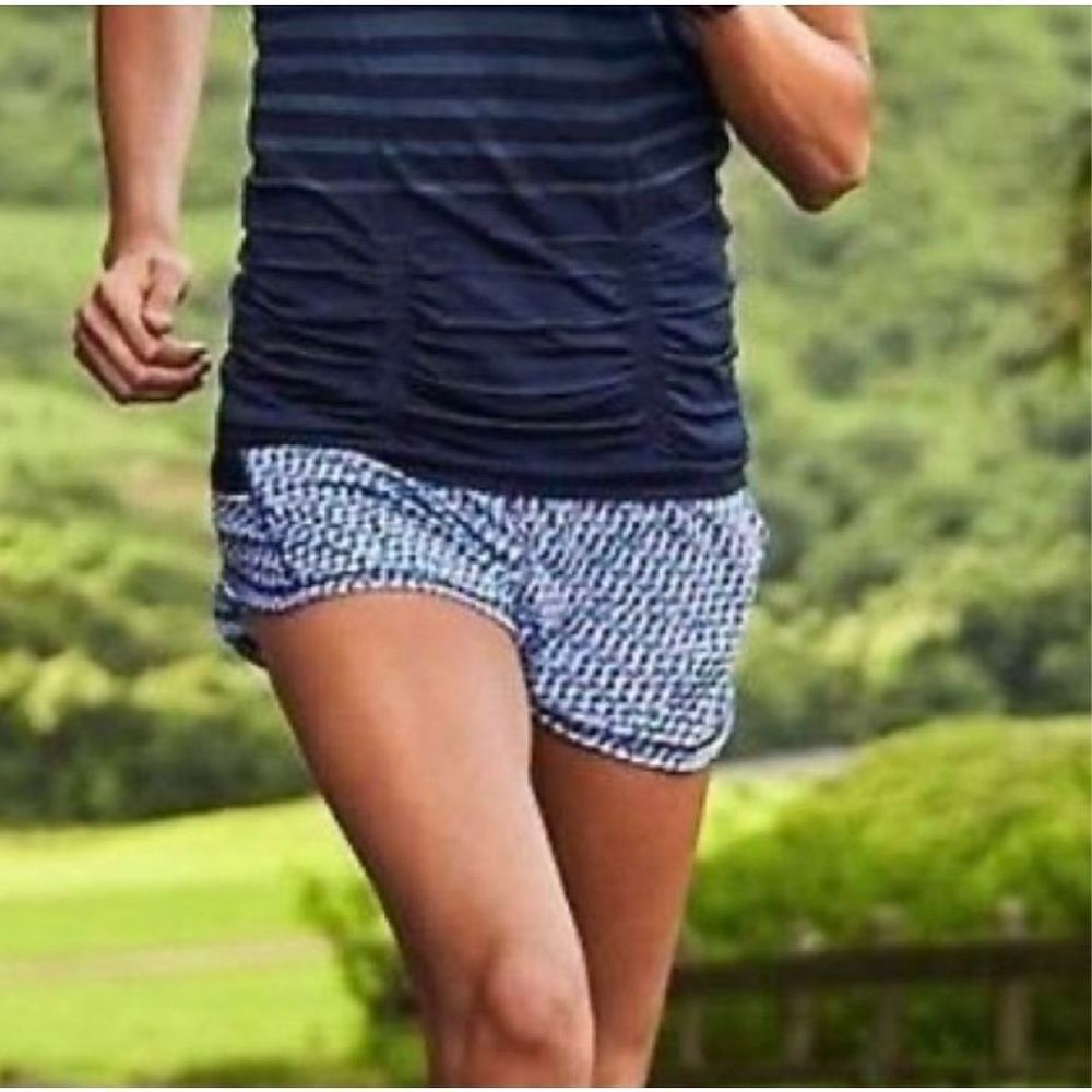 ATHLETA Ready Set Go Short Geo Multicolor Pattern - Picture 2 of 6